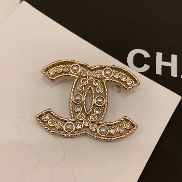 Chanel Brooch 396